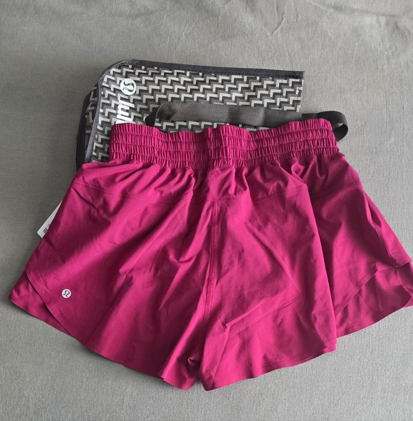 NWT/bag Lululemon Short Bundle Size 4 & Small Great Colors - Picture 3 of 9